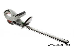 The electric hedge trimmer, an essential tool for the gardener 