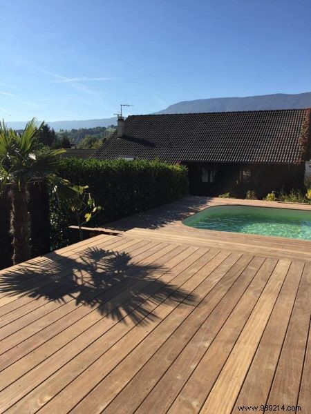 How to clean a wooden deck? 