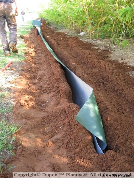 Well-protected terraces and walkways with anti-root barriers 