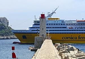 Which shipping company to choose to go to Corsica? 