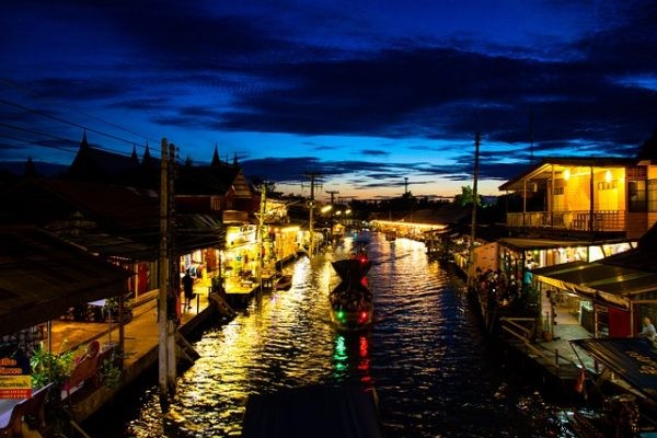 Bangkok s floating markets 