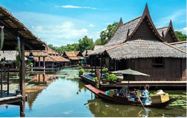 Bangkok s floating markets 