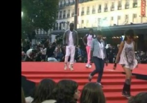 An outdoor fashion show in Paris breaks records 