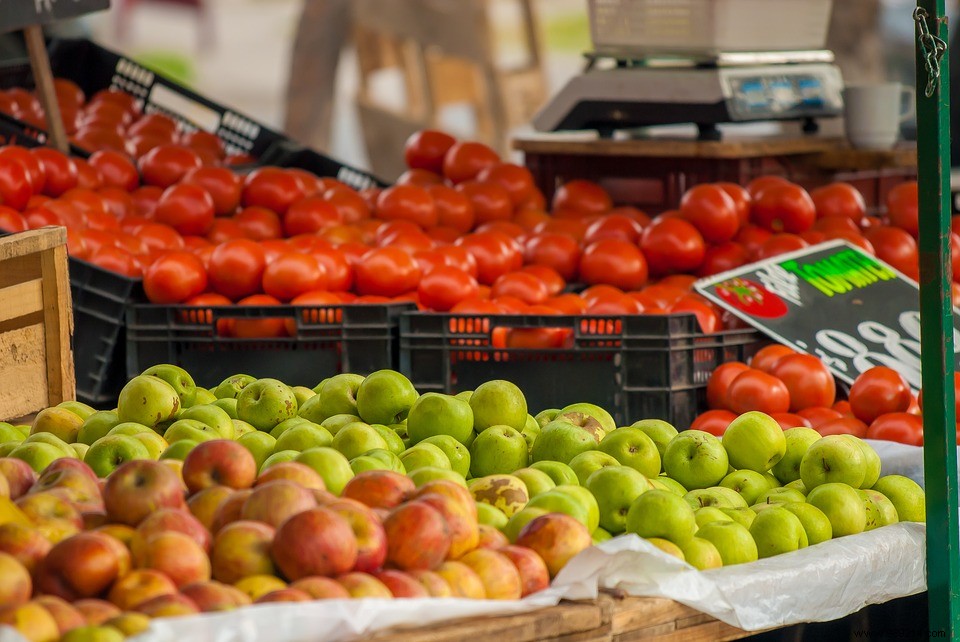 Half of fruits and vegetables from intensive agriculture are contaminated with undesirable substances 