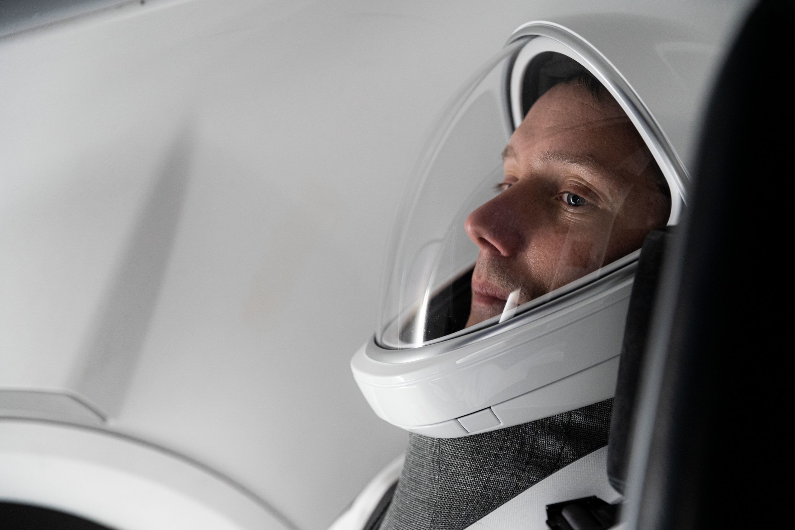 In Europe, tens of thousands of people want to become astronauts 