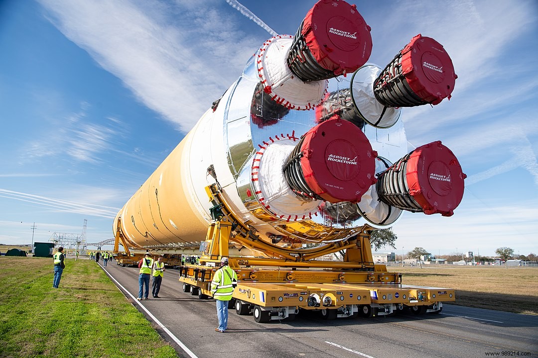 NASA prepares SLS rockets for future manned lunar missions 