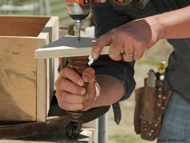 How to Build a Coffee Table From Reclaimed Wood