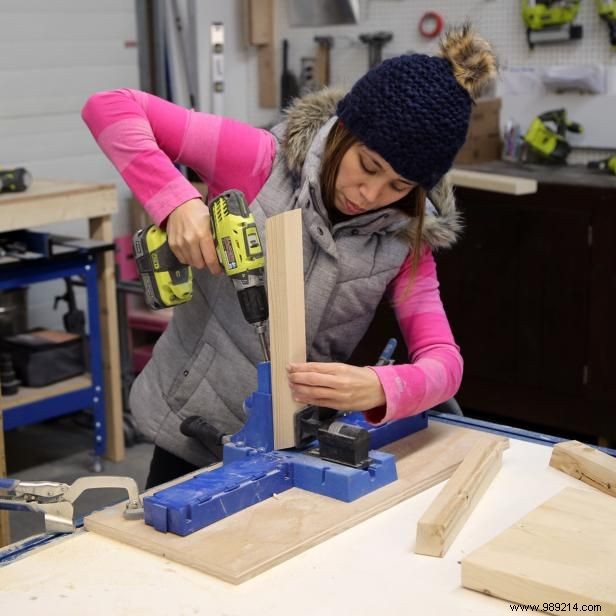 How to build a stump stool