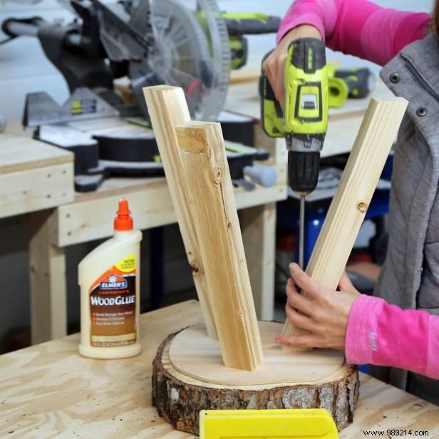 How to build a stump stool