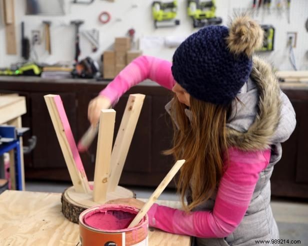 How to build a stump stool