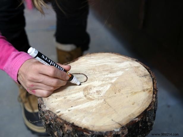 How to build a stump stool