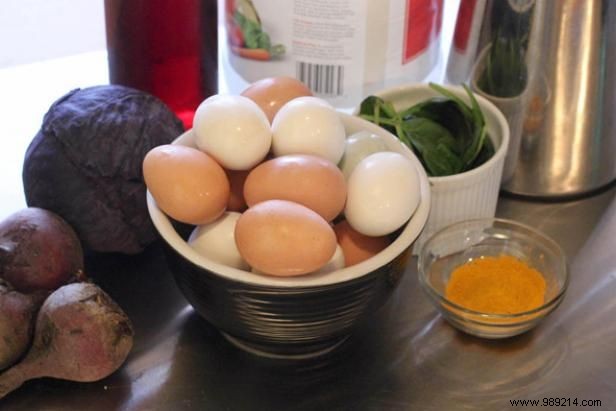 How to Color Easter Eggs Using Natural Dyes