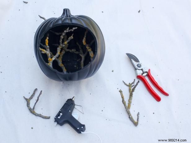 How to Create a Spooky Fairy Garden for Halloween