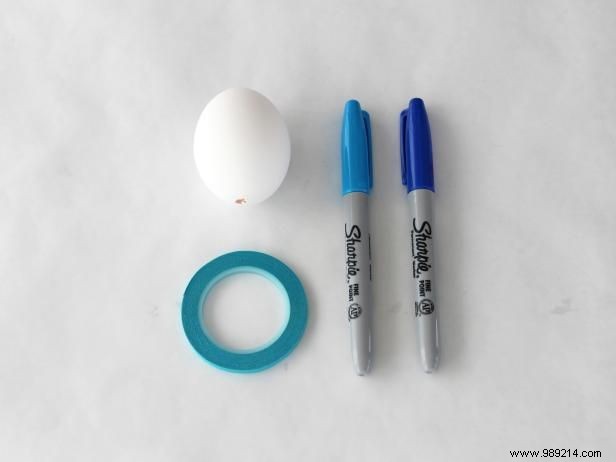 How to decorate Easter eggs with permanent marker