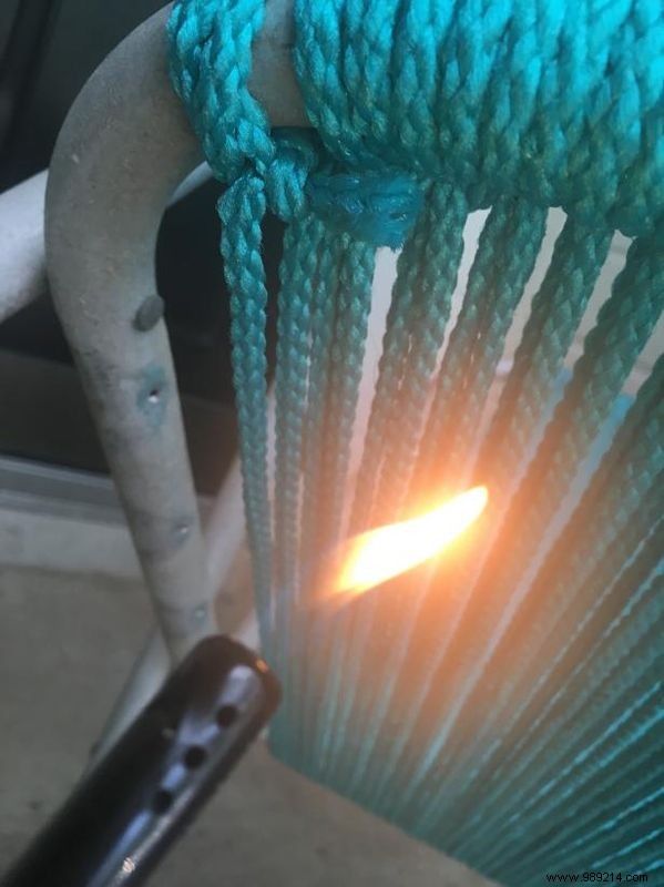 How to macrame a vintage garden chair