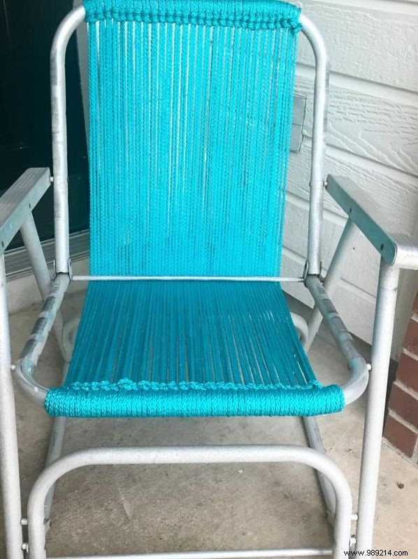 How to macrame a vintage garden chair