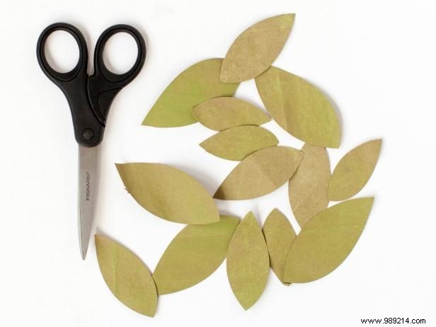 How to make a laurel wreath