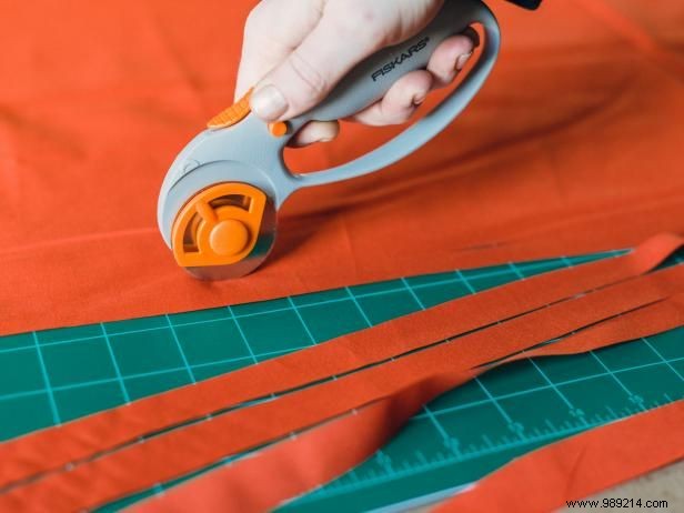 How to Make a Pom-Pom Cheerleader Table Runner