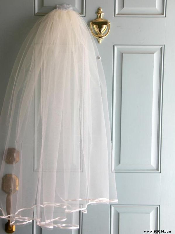 How to make a classic wedding veil