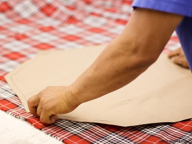 How to make a combined pet bed and end table