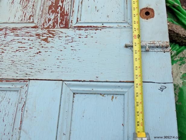 How to make a coffee table out of an old door