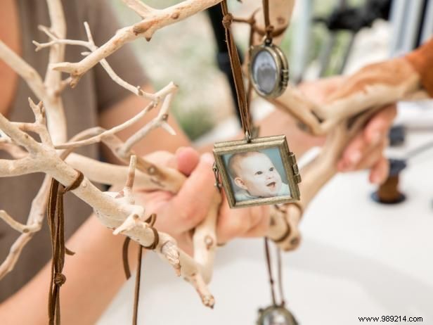 How to Make a Driftwood Family Tree