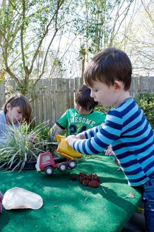 How to make a dinosaur garden for little wannabe paleontologists