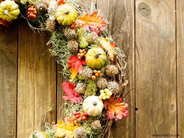 How to Make a Fall Moss Wreath