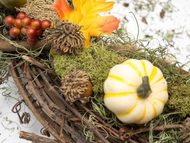 How to Make a Fall Moss Wreath