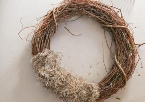 How to make a fairy garden wreath