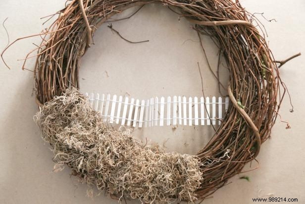 How to make a fairy garden wreath