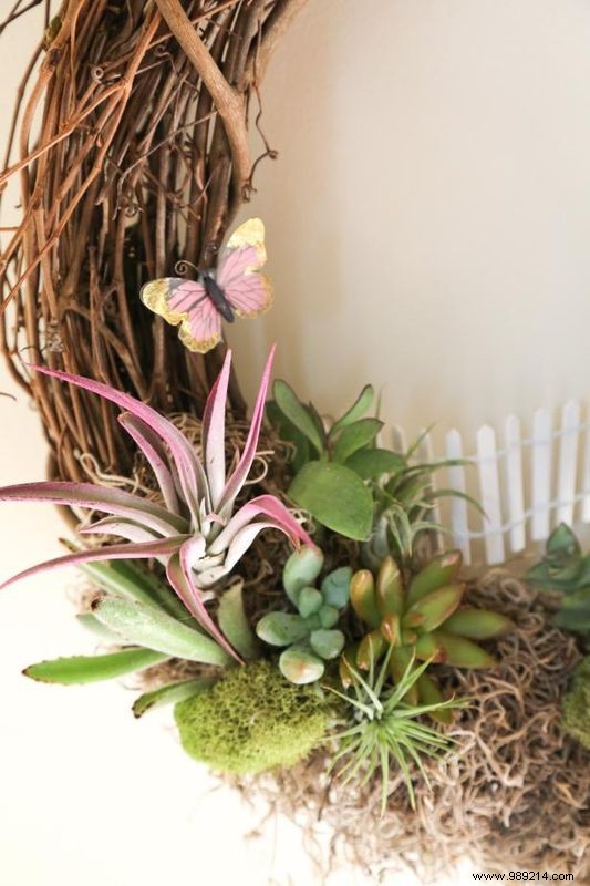 How to make a fairy garden wreath