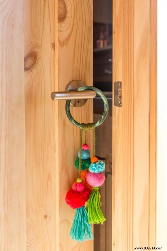 How to make a wool felt beaded door hanger