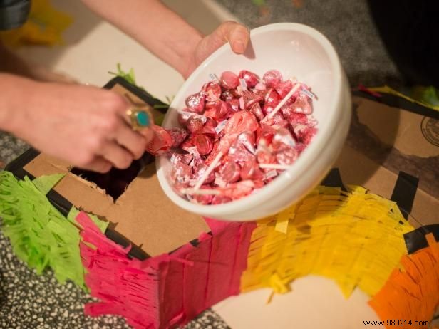 How to make a gender reveal pinata