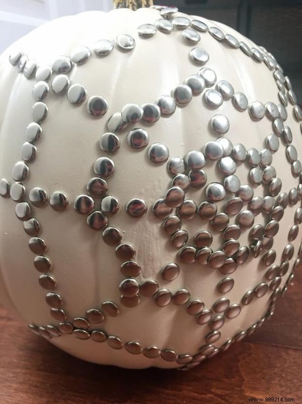 How to Make a Glam Thumbtack Pumpkin