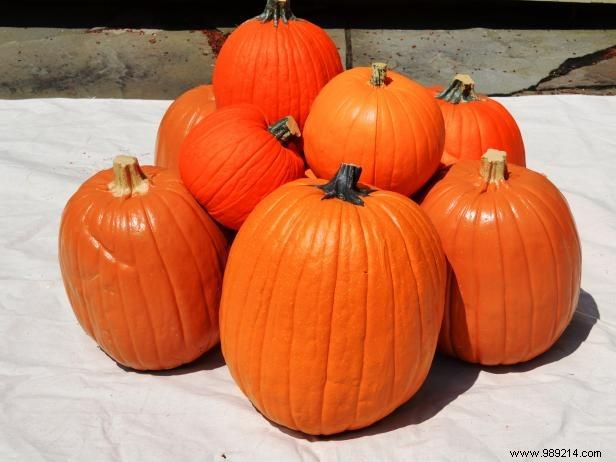 How to Make a Faux Bonfire Halloween Pumpkin