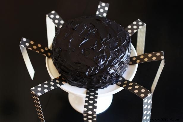 How to Make a Halloween Spider Cake