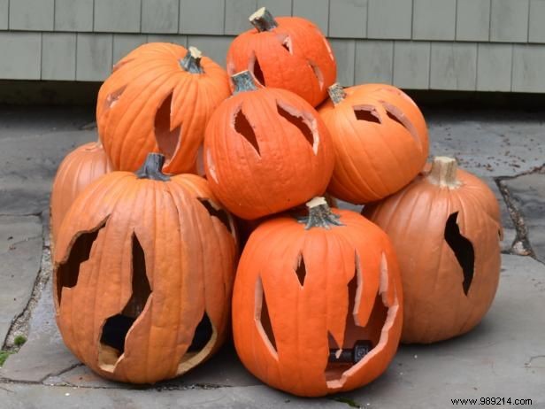 How to Make a Faux Bonfire Halloween Pumpkin