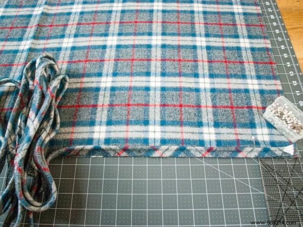 How to make a no-sew piping headboard cover