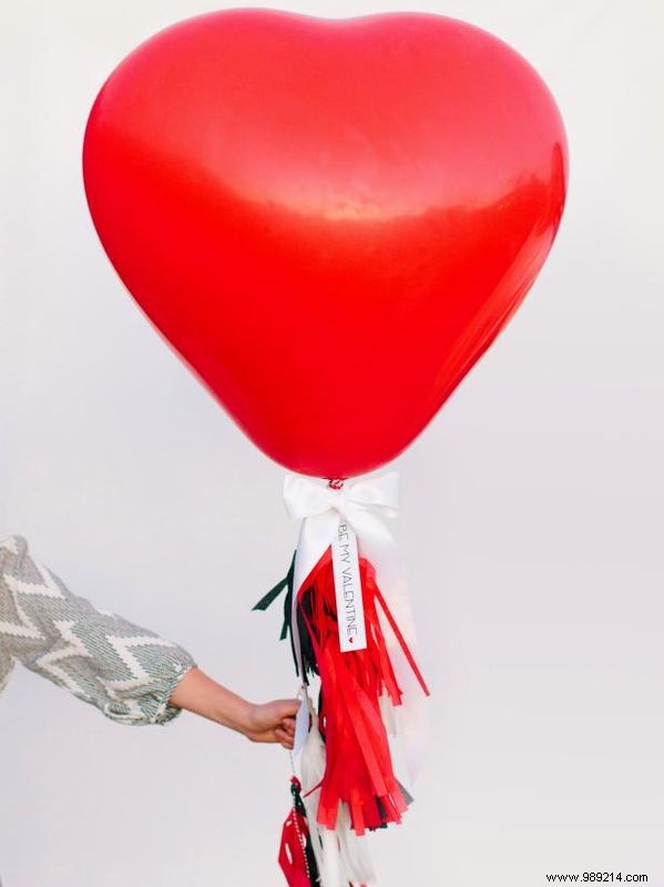 How to make a fabric fringe tassel heart balloon