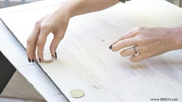 How to make a log slice fireplace screen