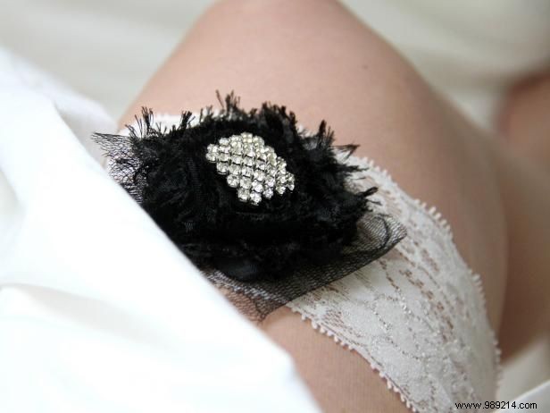 How to make a lace wedding garter