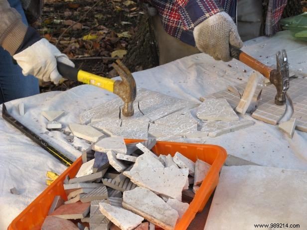 How to make a mosaic tile table