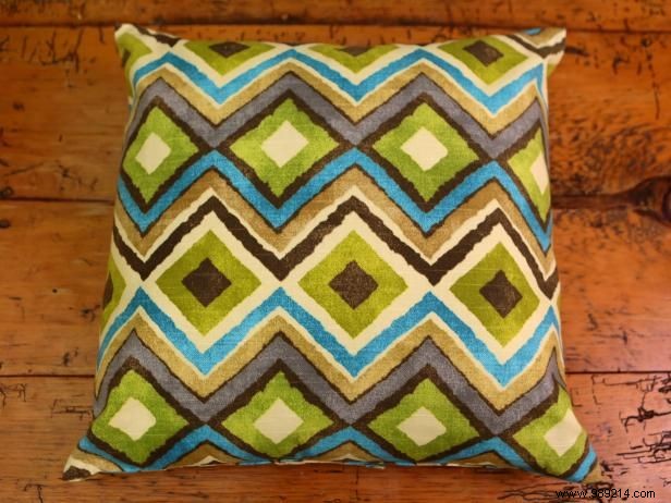 How to make a no-sew pillowcase