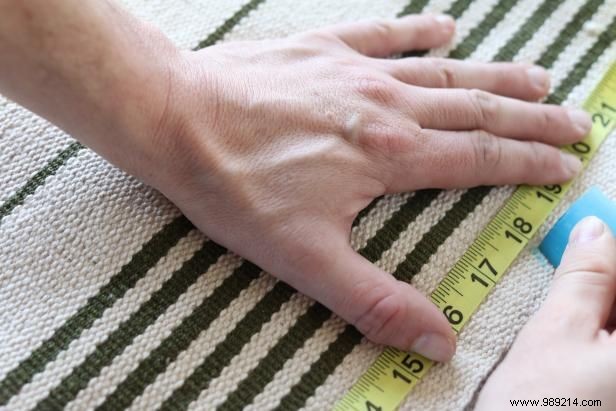 How to Make a Pet Bed Cover From a Flat Weave Rug