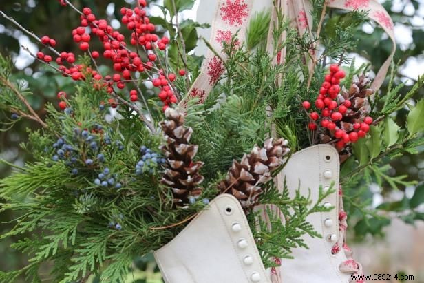 How to Make a Perfectly Wintery Ice Skate Garland