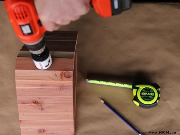 How to make a pendant light from a wooden birdhouse