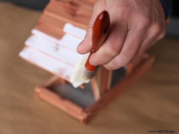 How to make a pendant light from a wooden birdhouse