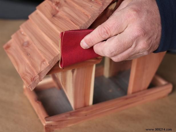 How to make a pendant light from a wooden birdhouse