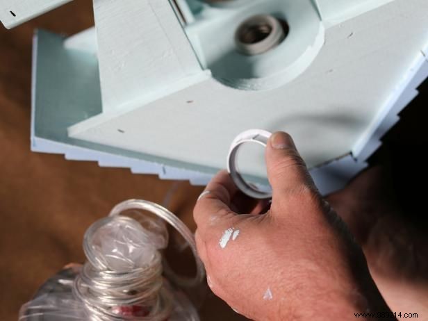 How to make a pendant light from a wooden birdhouse